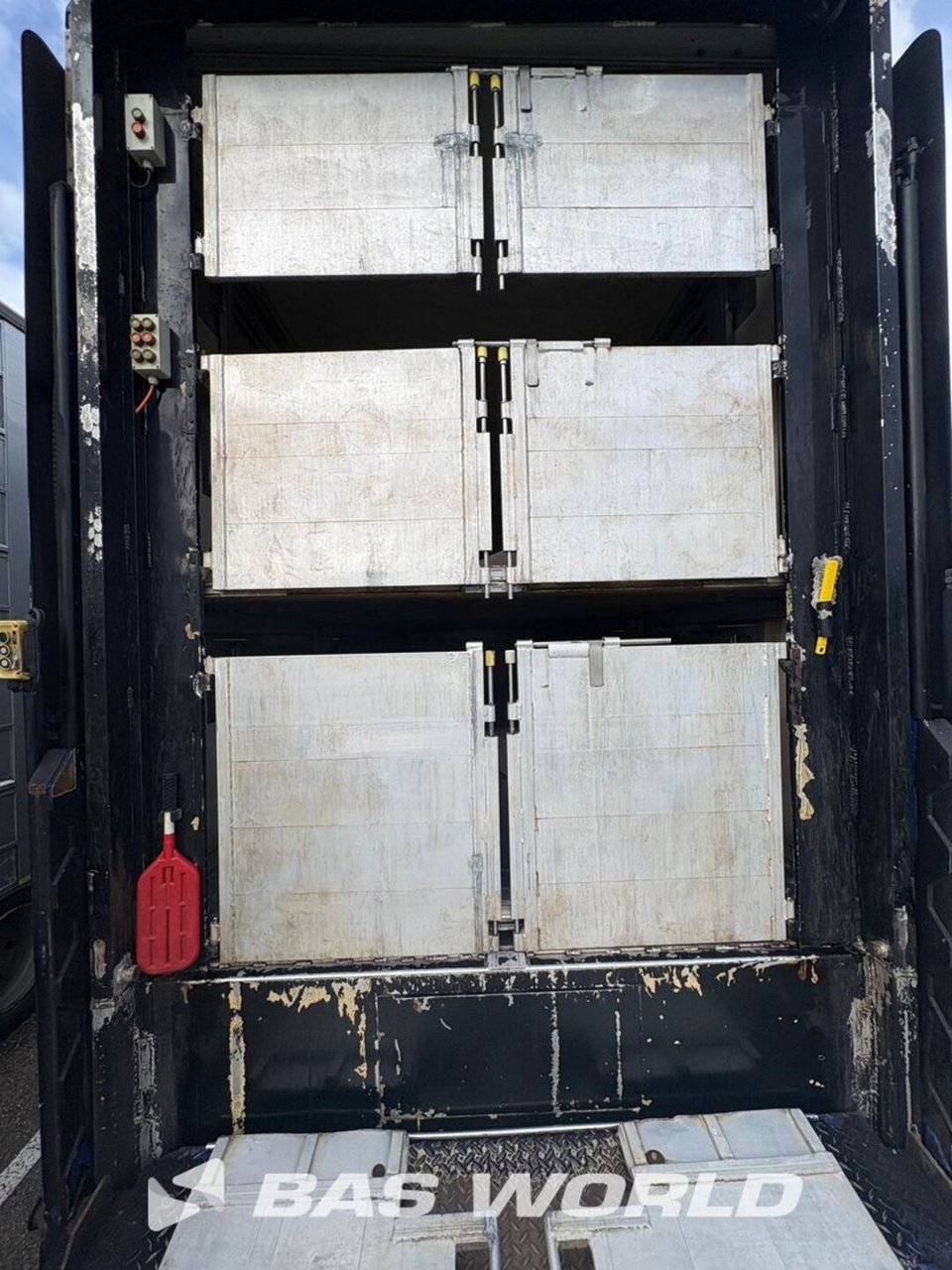 Scania R400 6x2 Cattle Transport Taillift Cruise Control Full Air – foto 8 – kavel bij BAS World Auctions, Lieshout