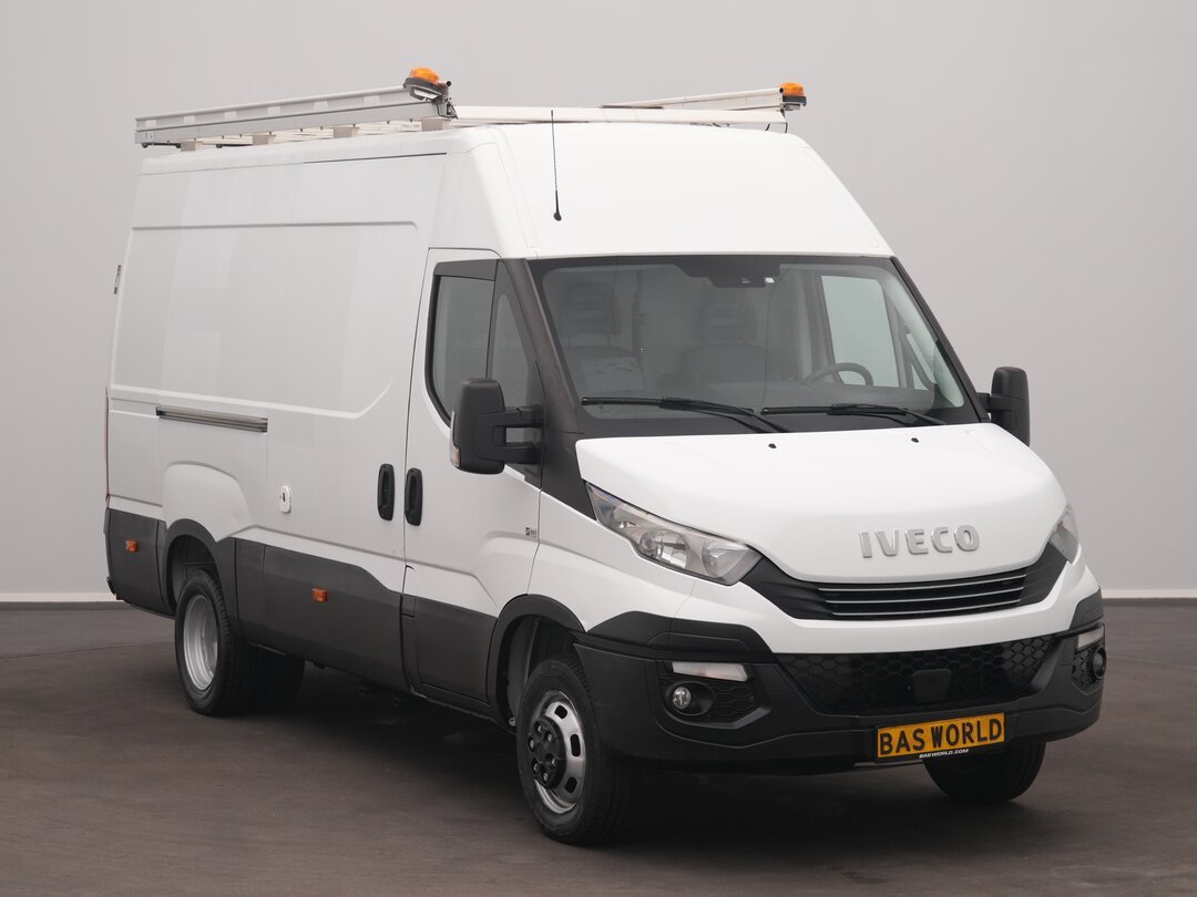 Iveco Daily 50C18 Closed van 3.0L Automaat L2H2 3.5t Trekhaak 180PK DubbelLucht Airco Imperiaal Ladder Camera Euro6 L2 – foto 2 – kavel bij BAS World Auctions, Veghel