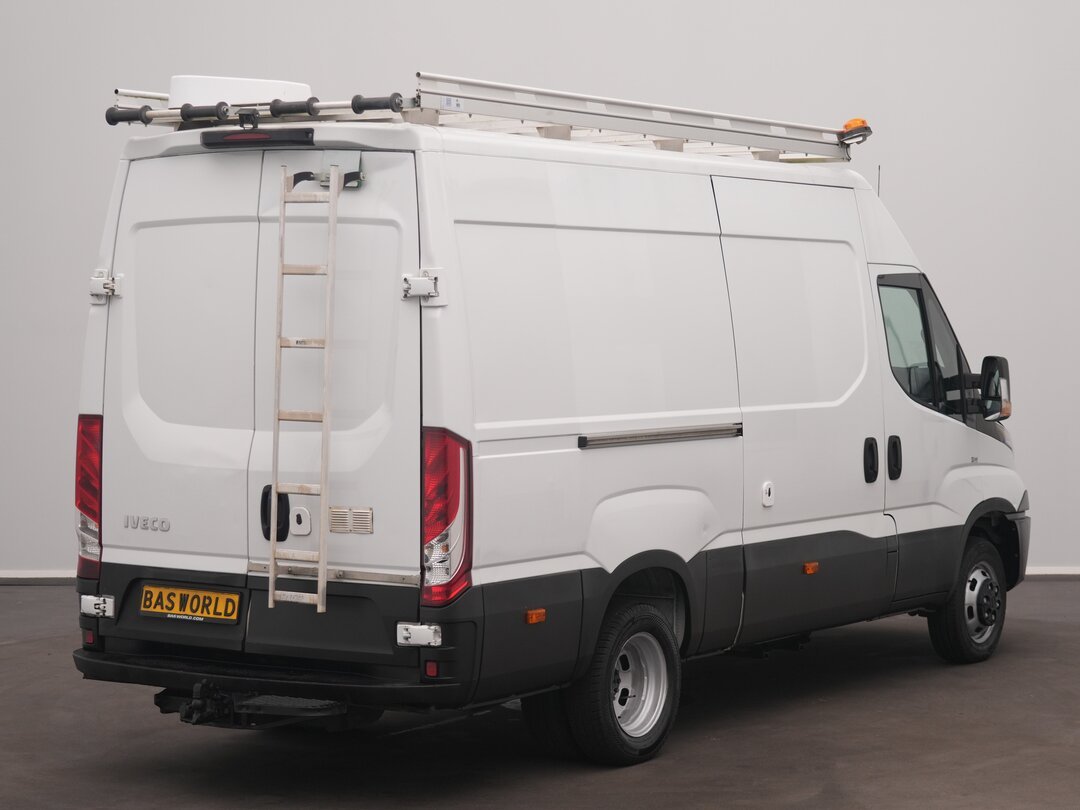 Iveco Daily 50C18 Closed van 3.0L Automaat L2H2 3.5t Trekhaak 180PK DubbelLucht Airco Imperiaal Ladder Camera Euro6 L2 – foto 3 – kavel bij BAS World Auctions, Veghel