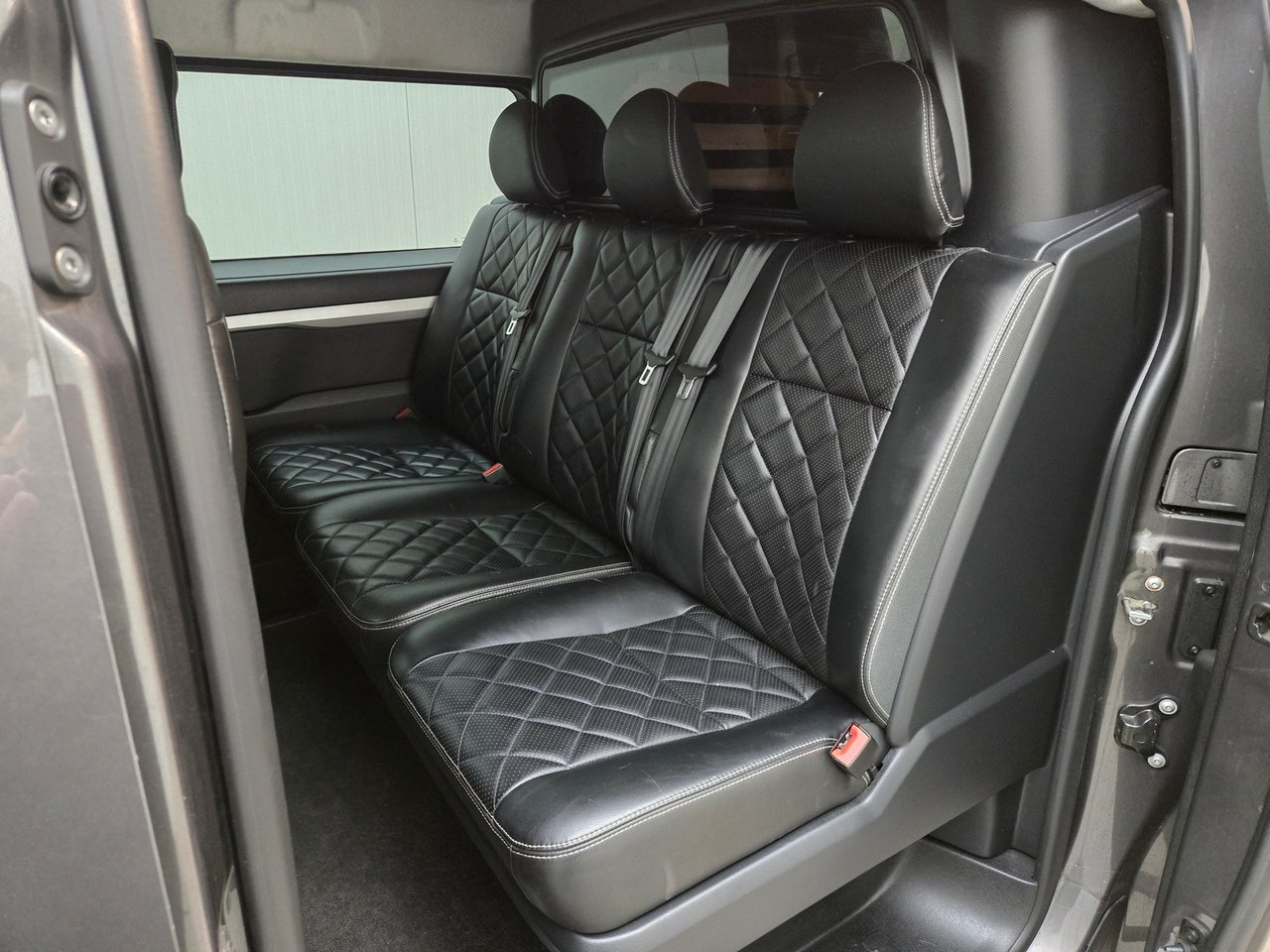 Toyota PROACE Worker 2.0 D-4D Black Line DC 2021 – foto 9 – kavel bij BAS World Auctions, Veghel