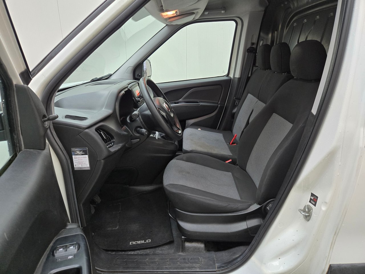 Fiat Doblò Cargo 1.3 MJ L1H1 Actual 2017 – foto 6 – kavel bij BAS World Auctions, Veghel