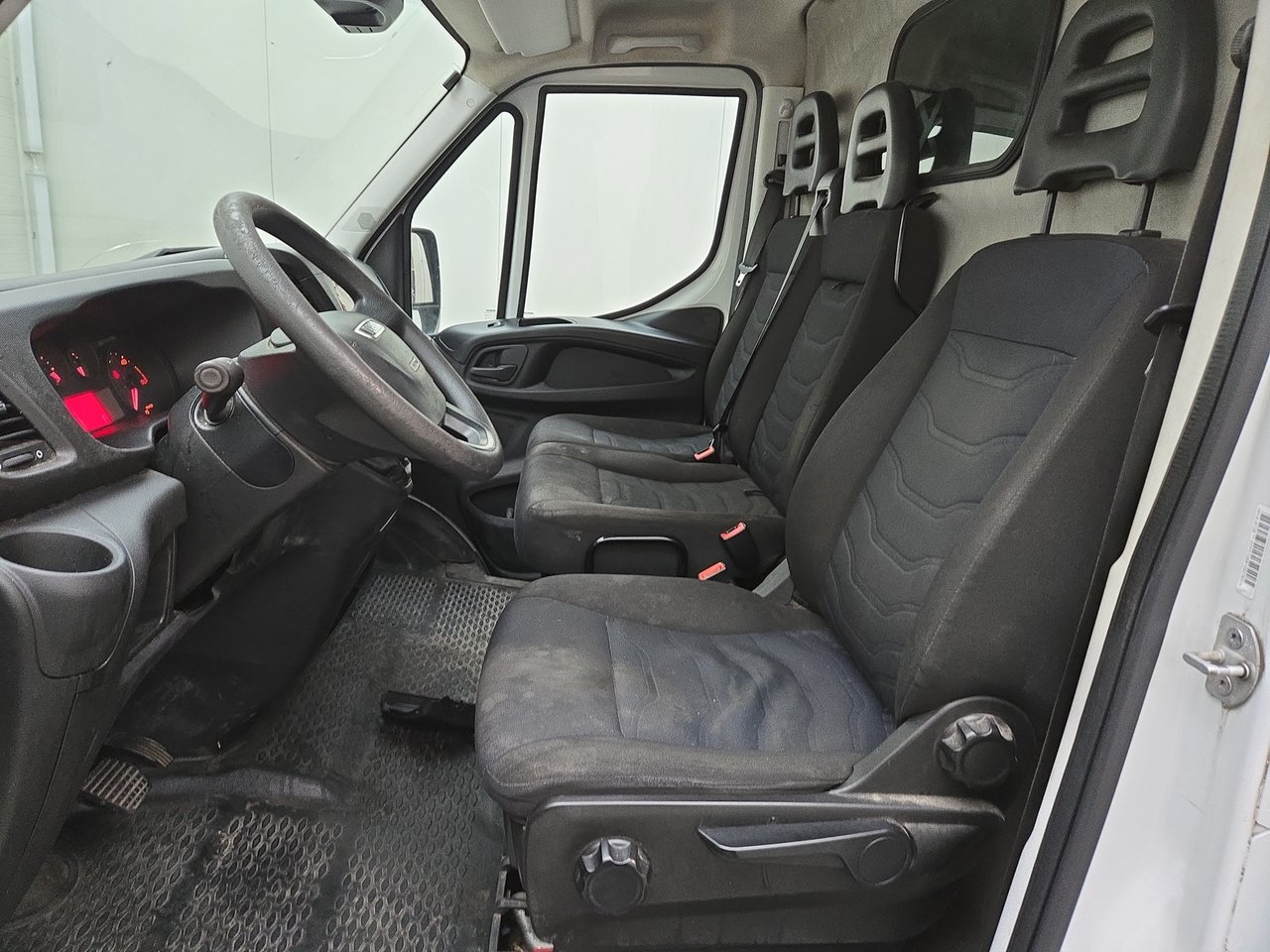 Iveco Daily 35S16V 2.3 352 H1 2019 – foto 6 – kavel bij BAS World Auctions, Veghel