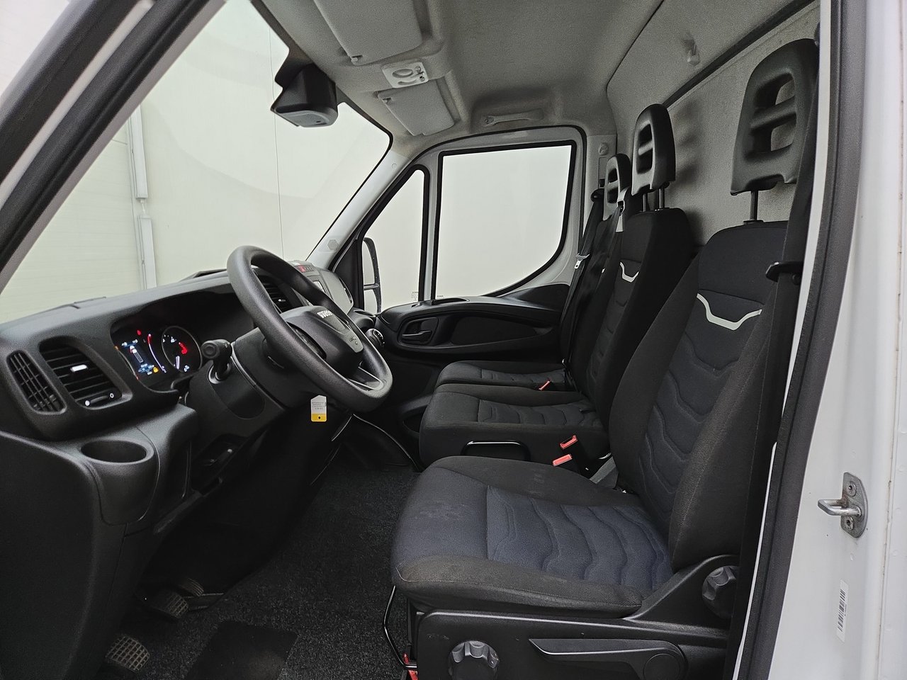 Iveco Daily 35C16H 2.3 410 2021 – foto 5 – kavel bij BAS World Auctions, Veghel
