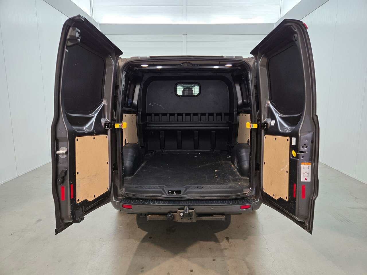 Ford Transit Custom 300 2.0 TDCI L2H1 Limited DC 2020 – foto 9 – kavel bij BAS World Auctions, Veghel