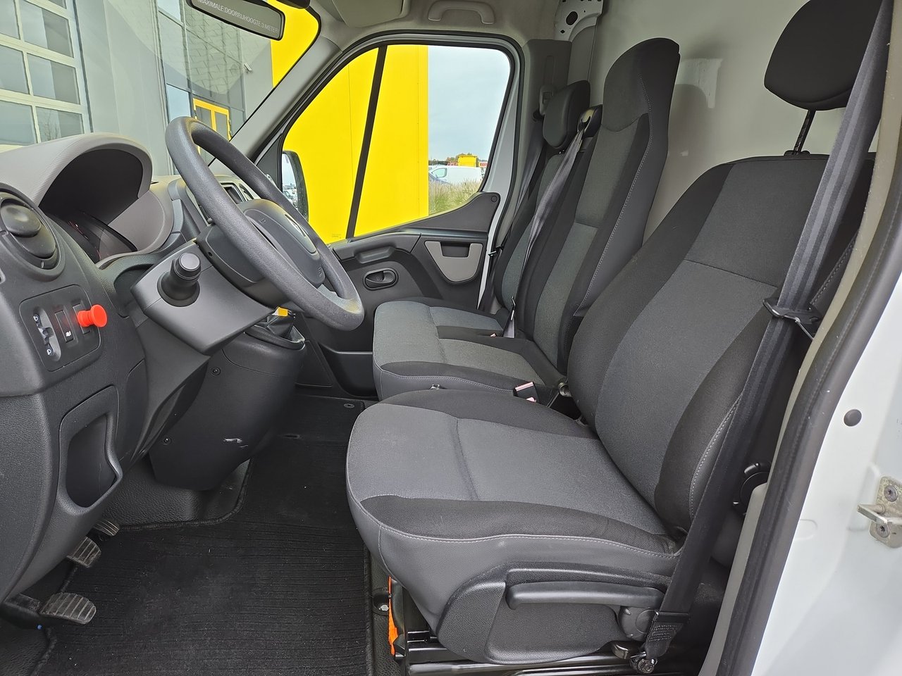 Renault Master T35 2.3 dCi L3H3 2014 – foto 6 – kavel bij BAS World Auctions, Veghel