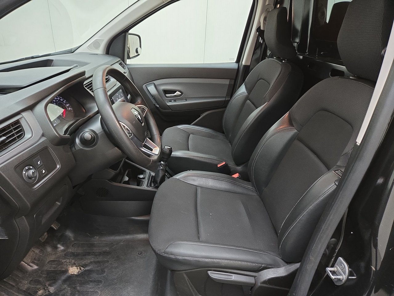 Renault Express 1.5 dCi 95 Comfort + 2021 – foto 6 – kavel bij BAS World Auctions, Veghel