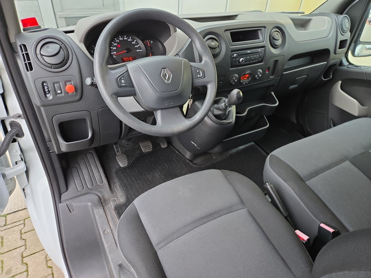 Renault Master T35 2.3 dCi L3H3 2014 – foto 8 – kavel bij BAS World Auctions, Veghel