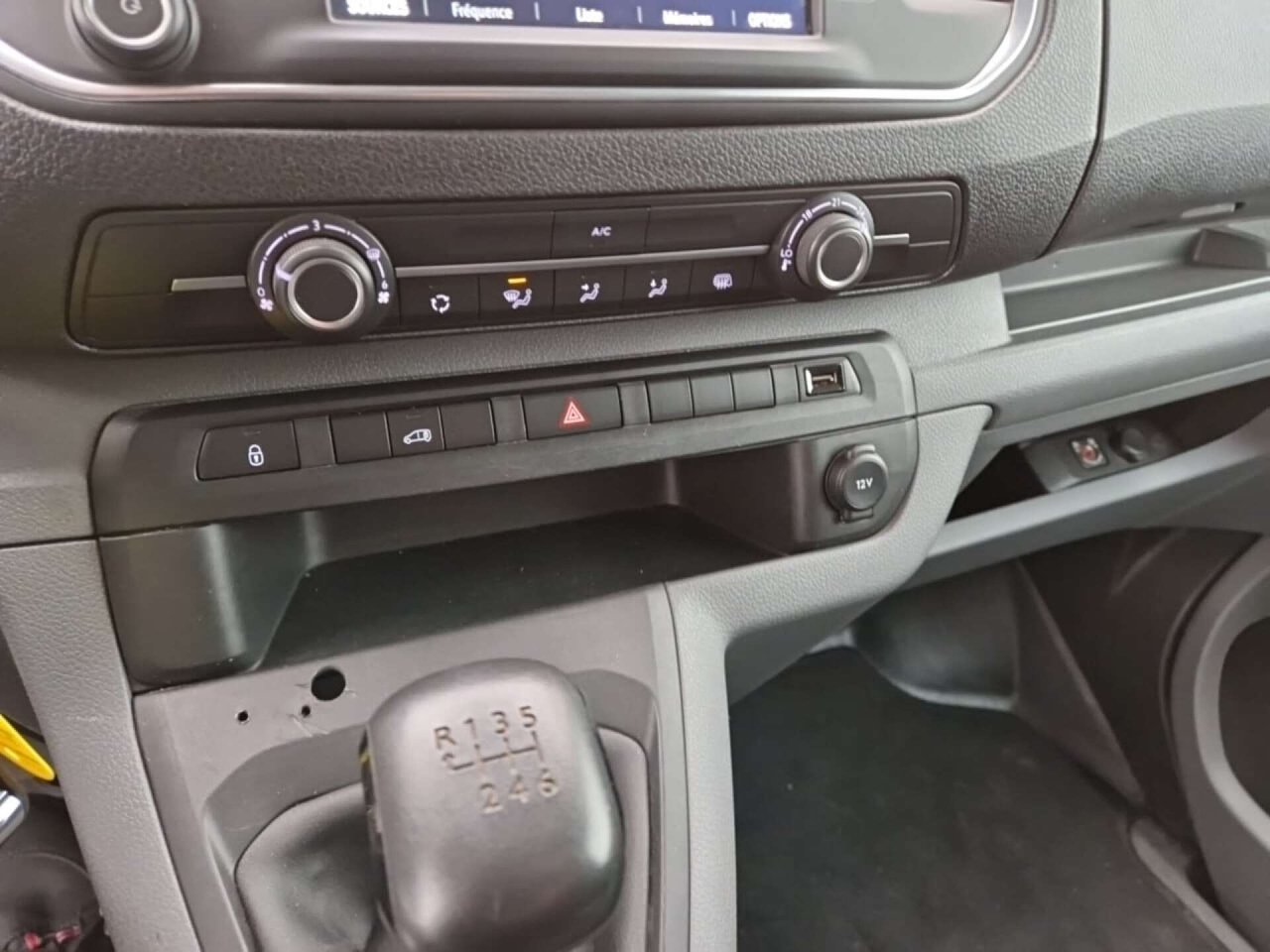 Opel Vivaro 2.0 Turbo Edition L3H1 2022 Airco/Leer/PDC – foto 10 – kavel bij BAS World Auctions, Veghel