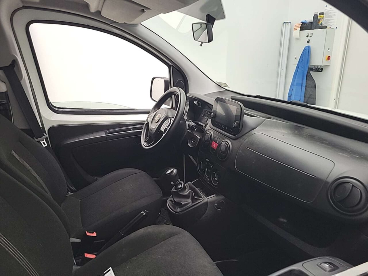 Fiat Fiorino 1.4 CNG SX 2020 Airco/PDC – foto 4 – kavel bij BAS World Auctions, Veghel