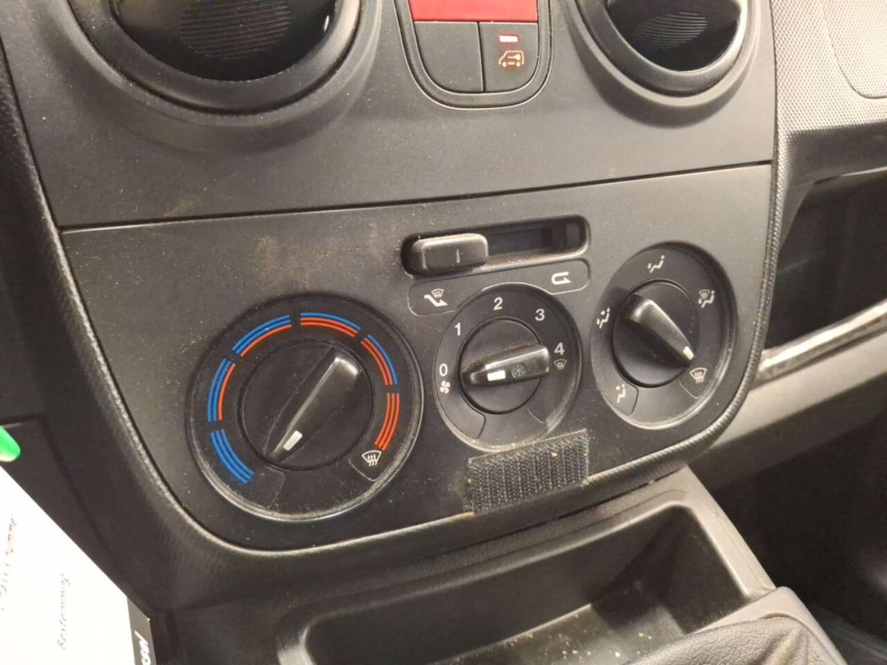 Fiat Fiorino 1.4 CNG SX 2020 Airco/PDC – foto 10 – kavel bij BAS World Auctions, Veghel