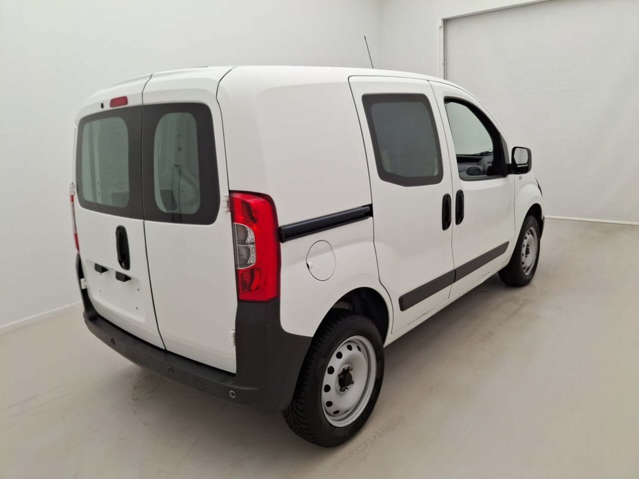 Fiat Fiorino 1.4 CNG 2020 Airco/PDC – foto 3 – kavel bij BAS World Auctions, Veghel