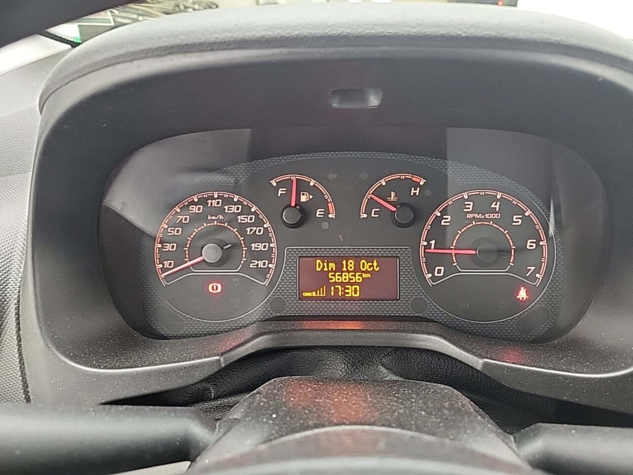 Fiat Fiorino 1.4 CNG SX 2020 Airco/PDC – foto 8 – kavel bij BAS World Auctions, Veghel
