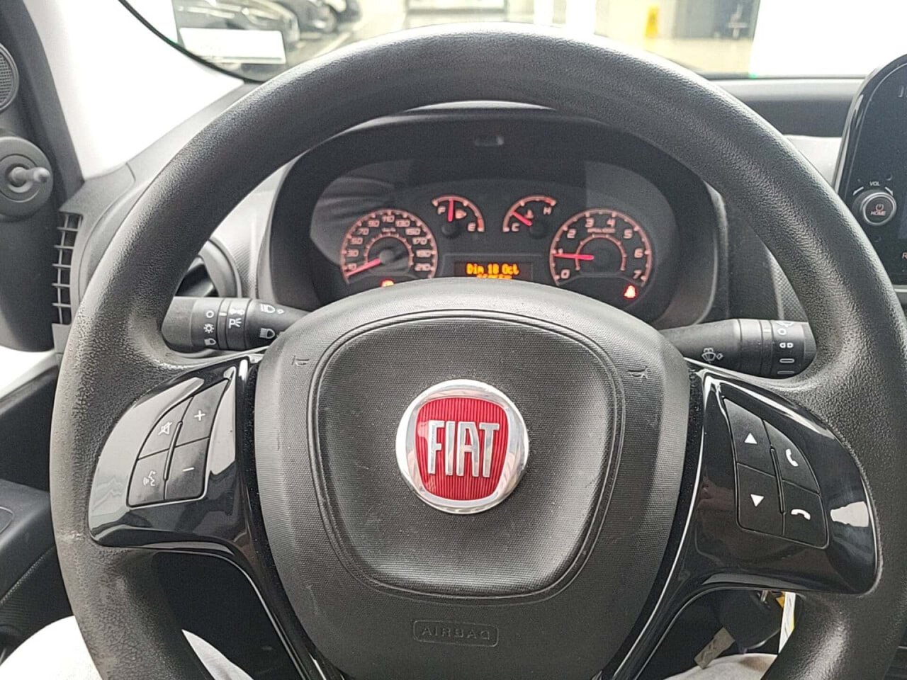 Fiat Fiorino 1.4 CNG SX 2020 Airco/PDC – foto 7 – kavel bij BAS World Auctions, Veghel