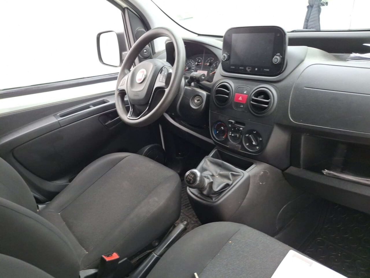 Fiat Fiorino 1.4 CNG SX 2020 Airco/PDC – foto 4 – kavel bij BAS World Auctions, Veghel