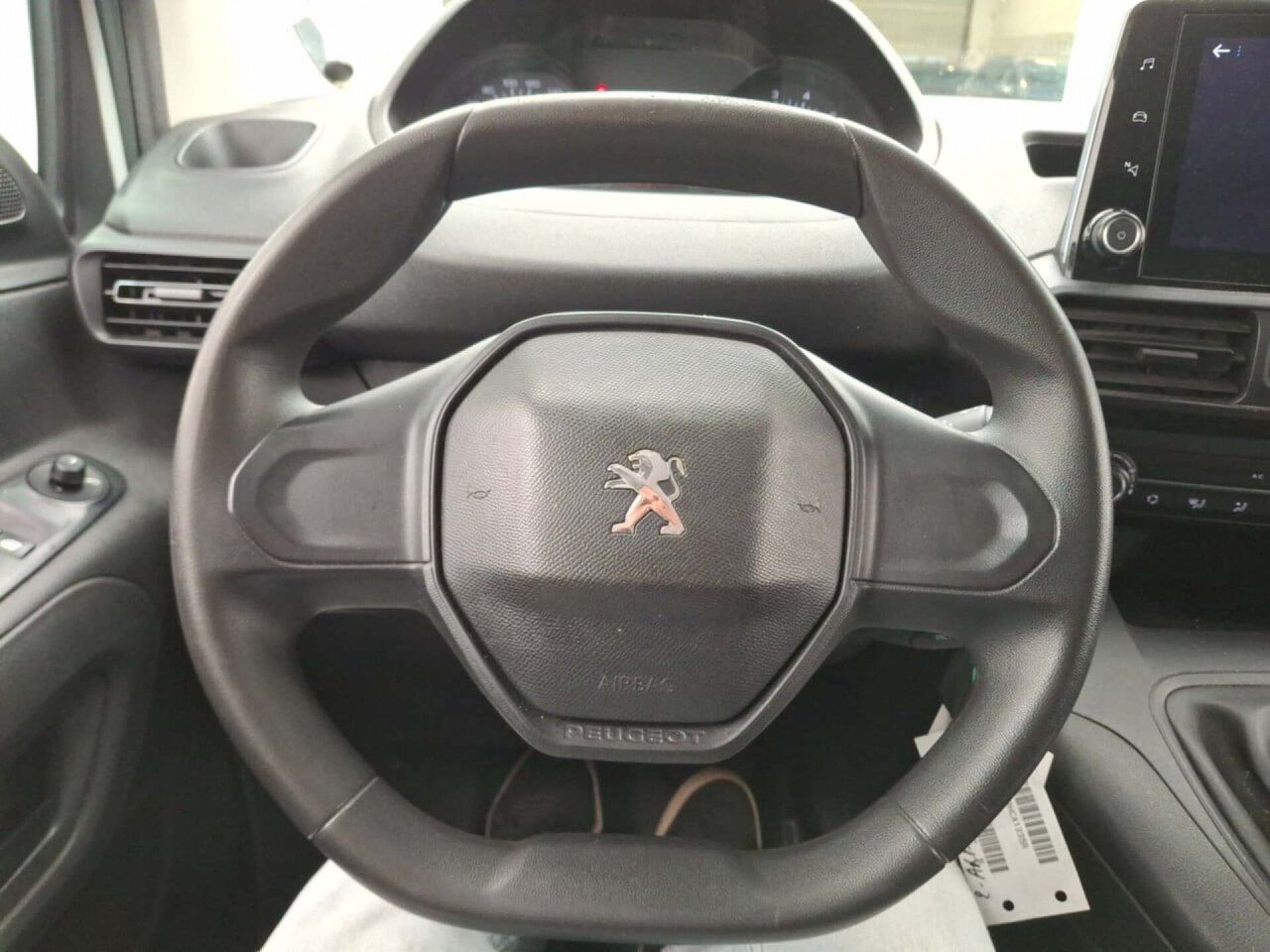 Peugeot Partner 1.5 BlueHDI L2 DC Pro 2021 Airco/NAV/PDC – foto 8 – kavel bij BAS World Auctions, Veghel