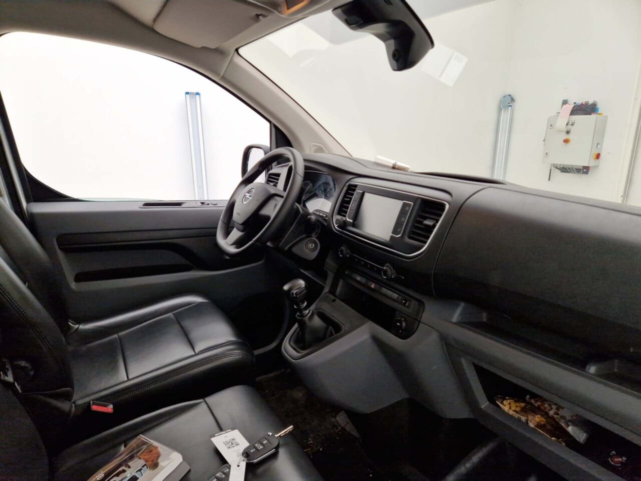 Opel Vivaro 2.0 L3H1 BlueHDi S/S Edition 2022 Airco/Leer/PDC – foto 4 – kavel bij BAS World Auctions, Veghel