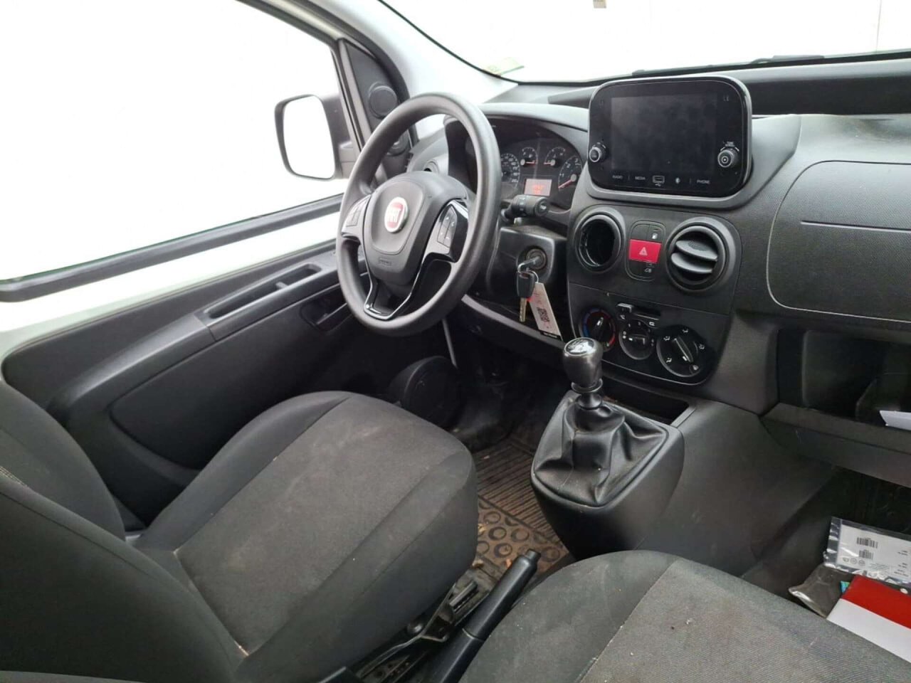 Fiat Fiorino 1.4 CNG SX 2020 Airco/PDC – foto 4 – kavel bij BAS World Auctions, Veghel