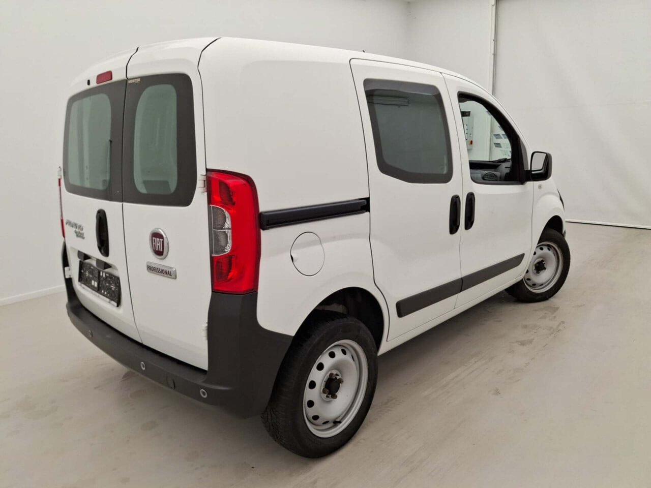 Fiat Fiorino 1.4 CNG SX 2020 Airco/PDC – foto 3 – kavel bij BAS World Auctions, Veghel