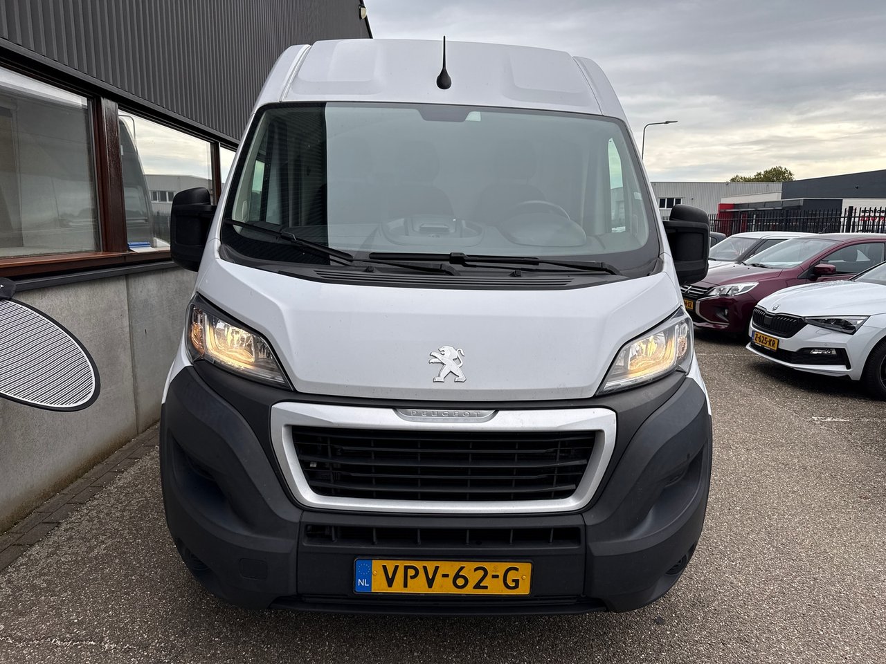 Peugeot Boxer 330 2.2 BlueHDi 120 L2H2 Premium 2022 – foto 8 – kavel bij BAS World Auctions, Veghel