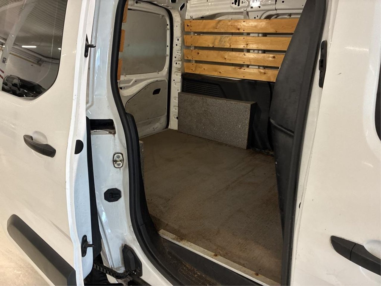 Peugeot Partner 1.5 BlueHDI Premium 2020 – foto 9 – kavel bij BAS World Auctions, Veghel
