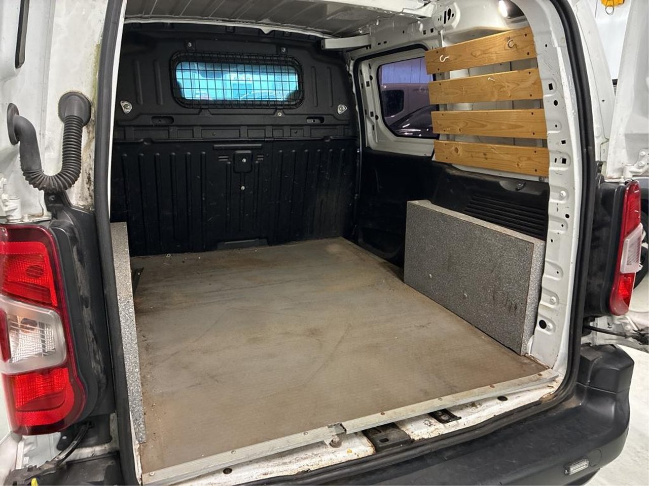 Peugeot Partner 1.5 BlueHDI Premium 2020 – foto 10 – kavel bij BAS World Auctions, Veghel