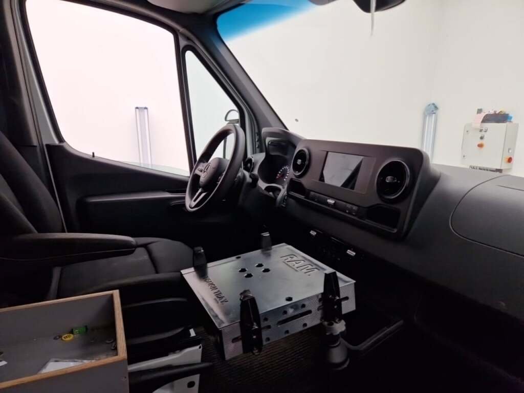 Mercedes-Benz Sprinter 317 1.9 CDI L2H1 DC 2021 AUT/Airco/PDC – foto 4 – kavel bij BAS World Auctions, Veghel