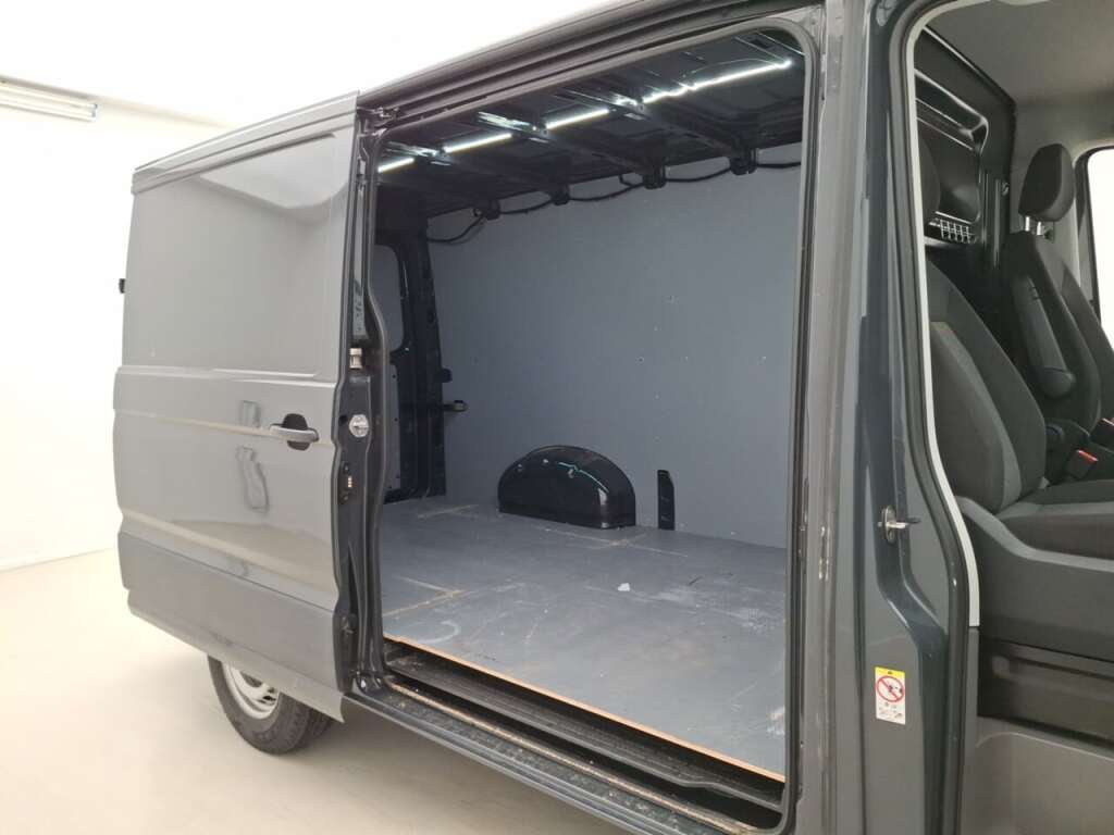 Volkswagen Crafter 35 2.0 TDI L3H2 2023 Airco/NAV/PDC – foto 5 – kavel bij BAS World Auctions, Veghel