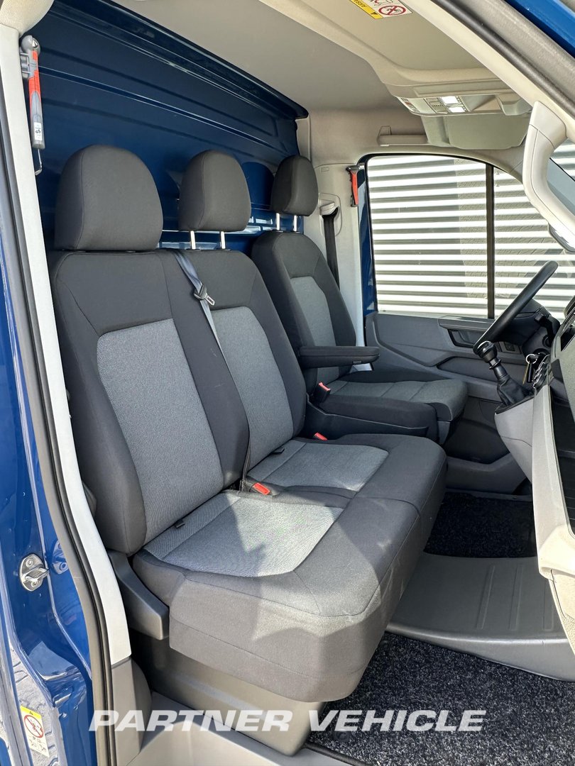 frontLeft : Volkswagen Crafter 177pk Containere pentru