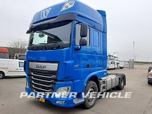 frontLeft : DAF XF 460 Dragbil