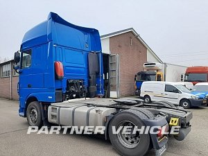 frontLeft : DAF XF 460 Dragbil