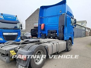 frontLeft : DAF XF 460 Dragbil