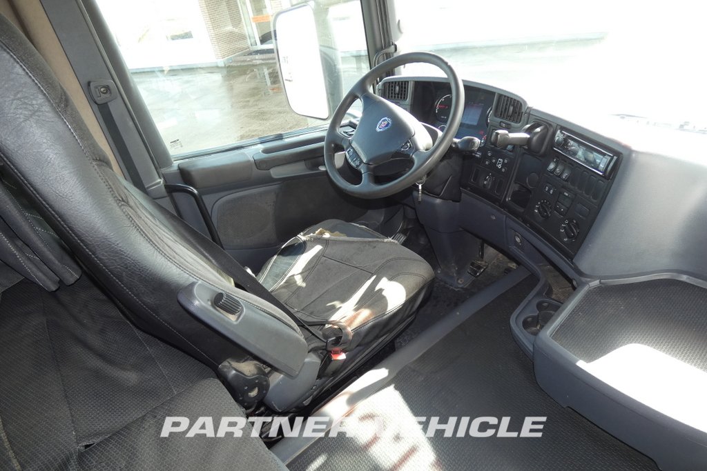 frontLeft : Scania G420 Trekkvogn