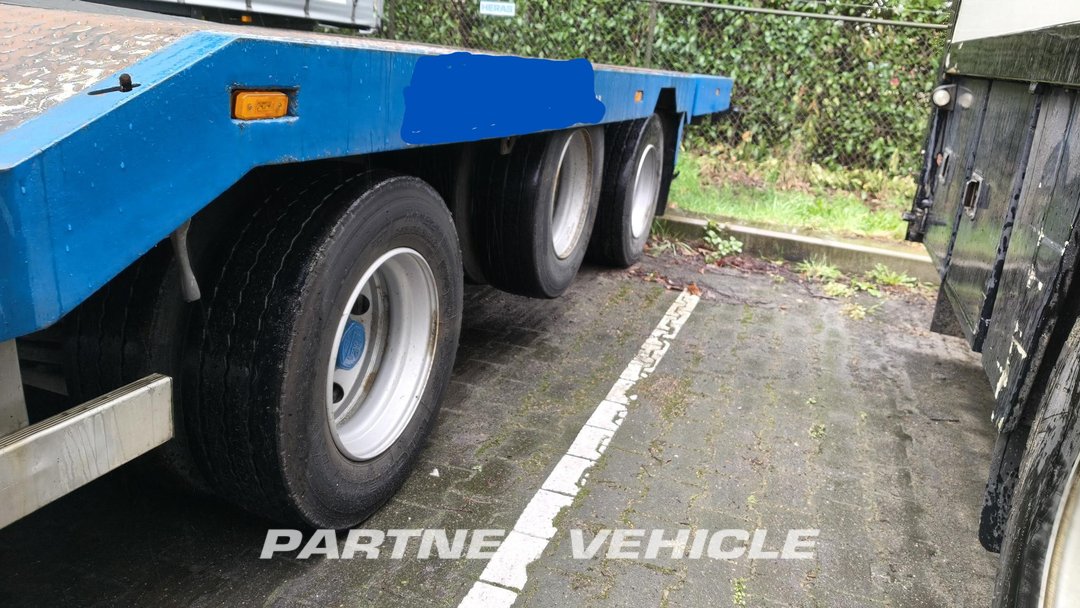 frontLeft : Jumbo  Semi Deeploader Semi Trailer