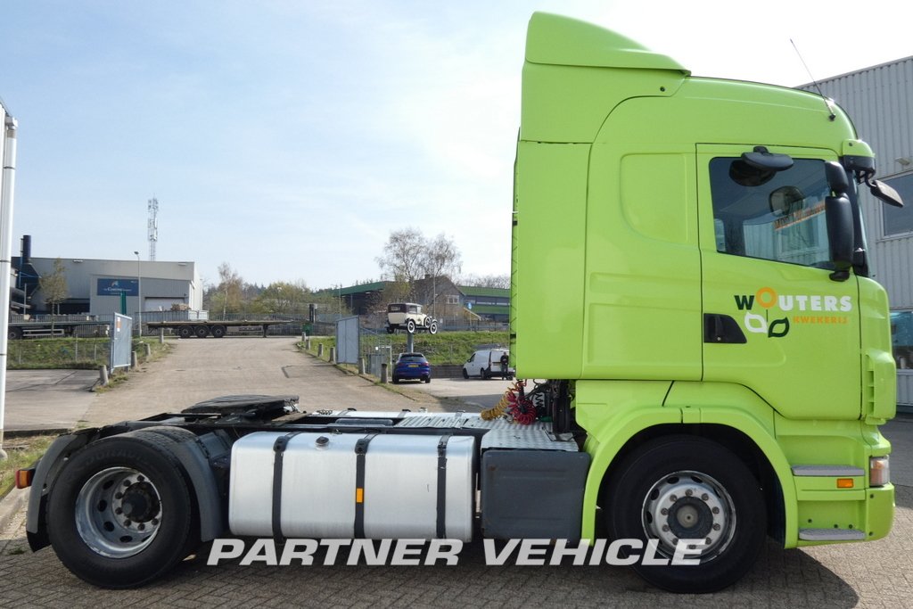 frontLeft : Scania R340 tegljač
