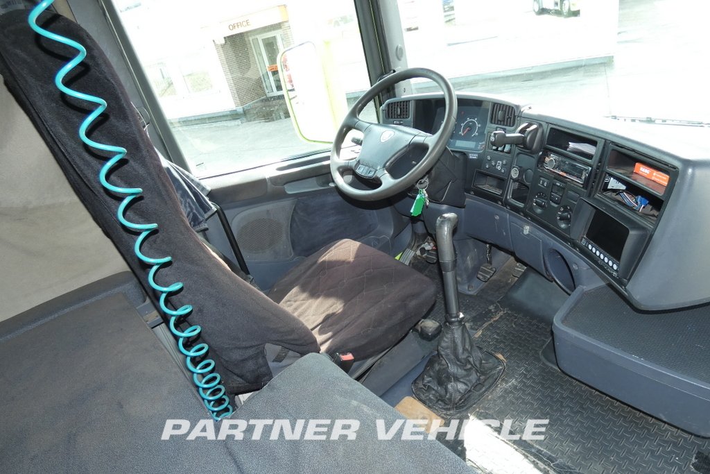 frontLeft : Scania R340 tegljač