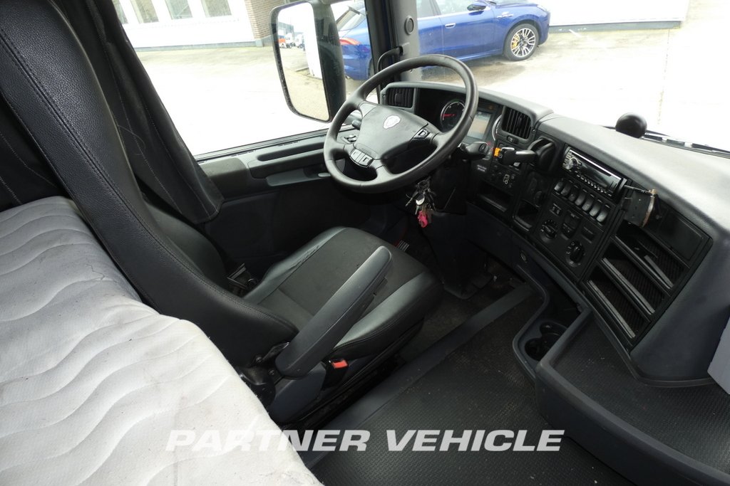 frontLeft : Scania G410 Tractor Unit