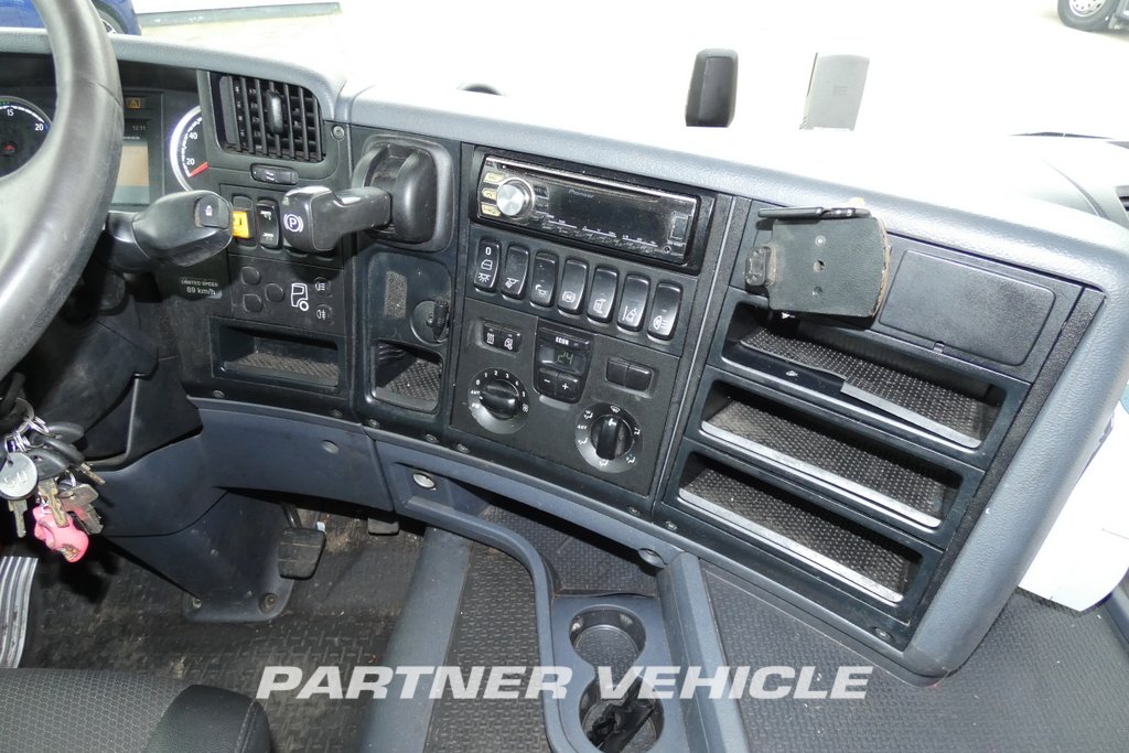 frontLeft : Scania G410 Tractor Unit
