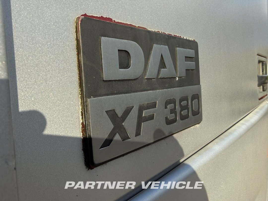 frontLeft : DAF XF95.380 Trækker
