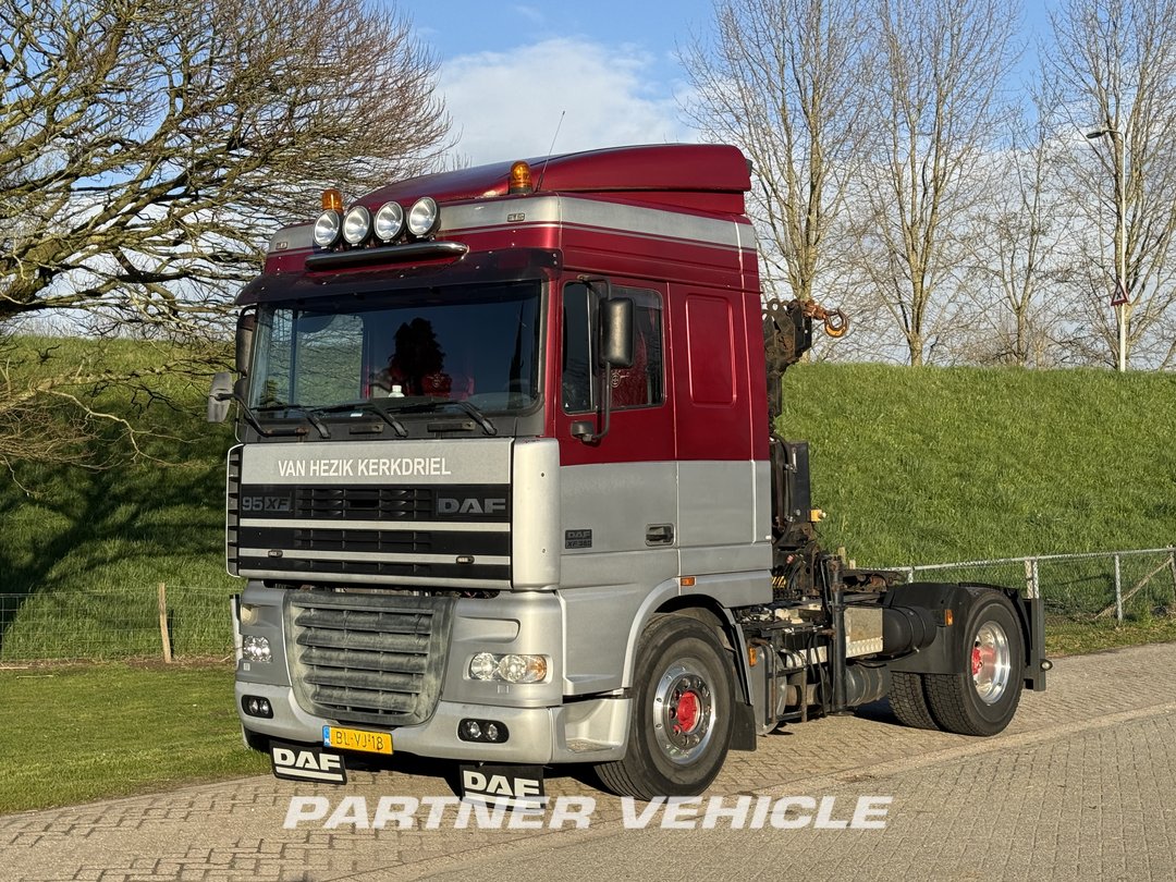 frontLeft : DAF XF95.380 Trækker