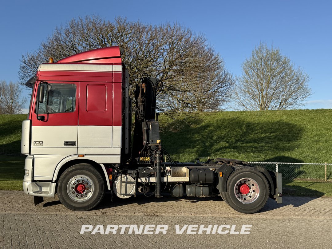 frontLeft : DAF XF95.380 Trækker