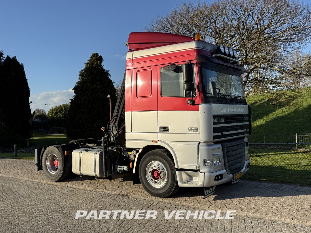 frontLeft : DAF XF95.380 Trækker