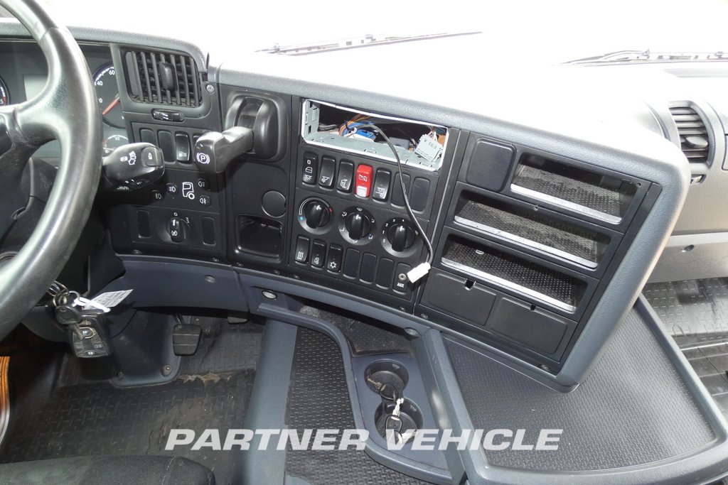 frontLeft : Scania G440 Trekkvogn