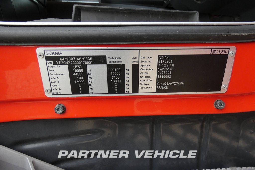 frontLeft : Scania G440 Trekkvogn