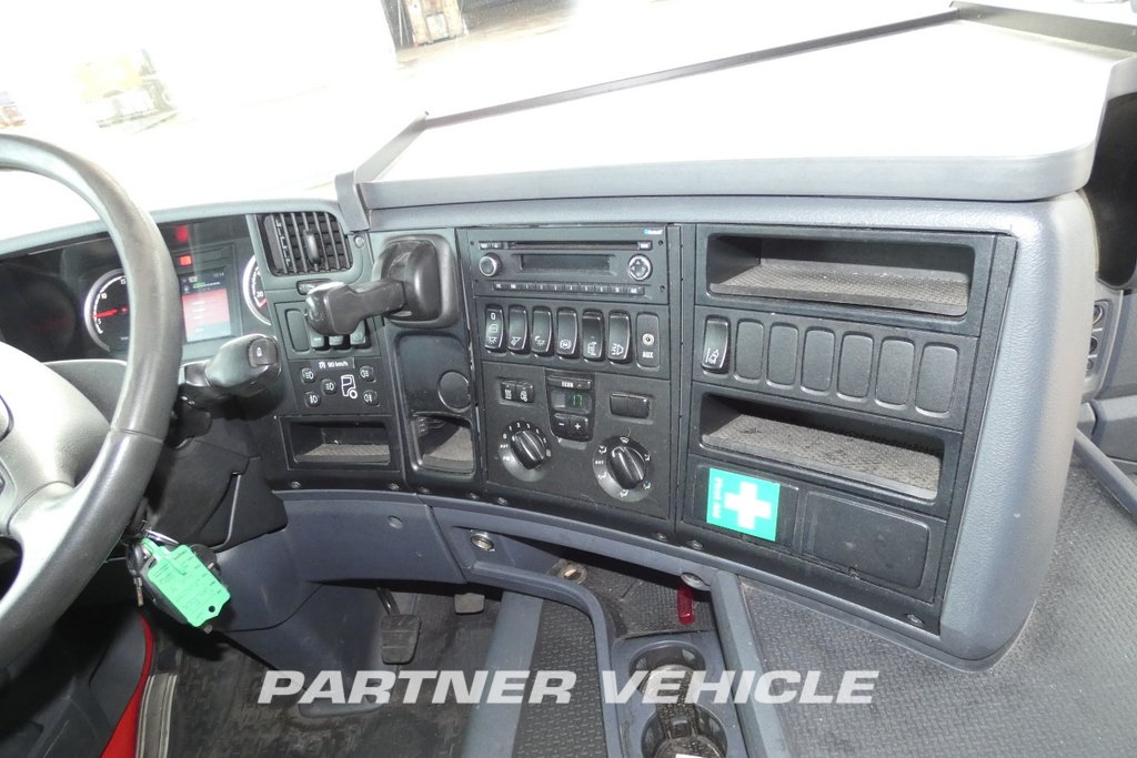 frontLeft : Scania G410 Тягач