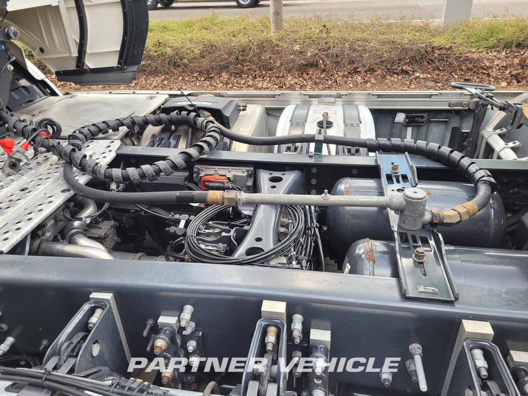 frontLeft : Scania R560 Trækker