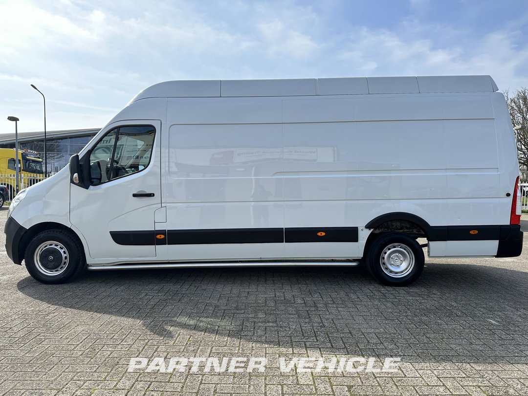 frontLeft : Opel Movano 140PK Kastenwagen