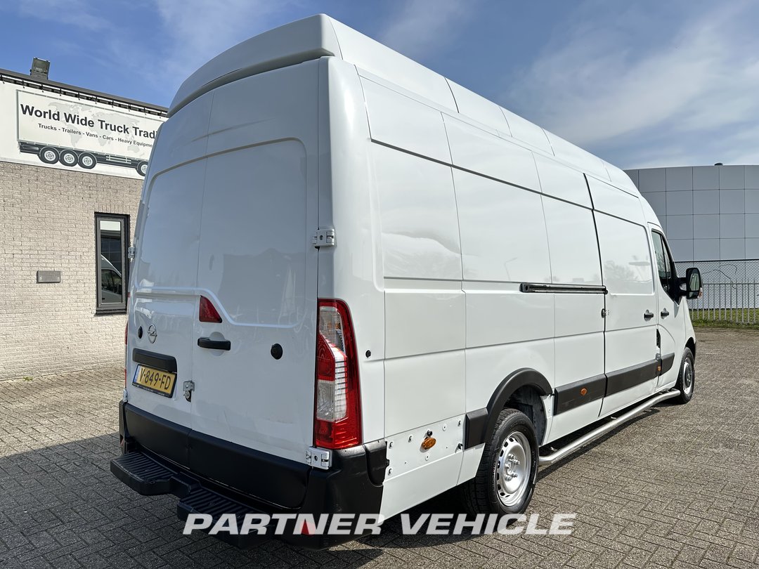 frontLeft : Opel Movano 140PK Kastenwagen