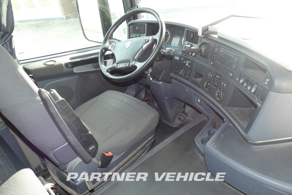 frontLeft : Scania G410 Тягач