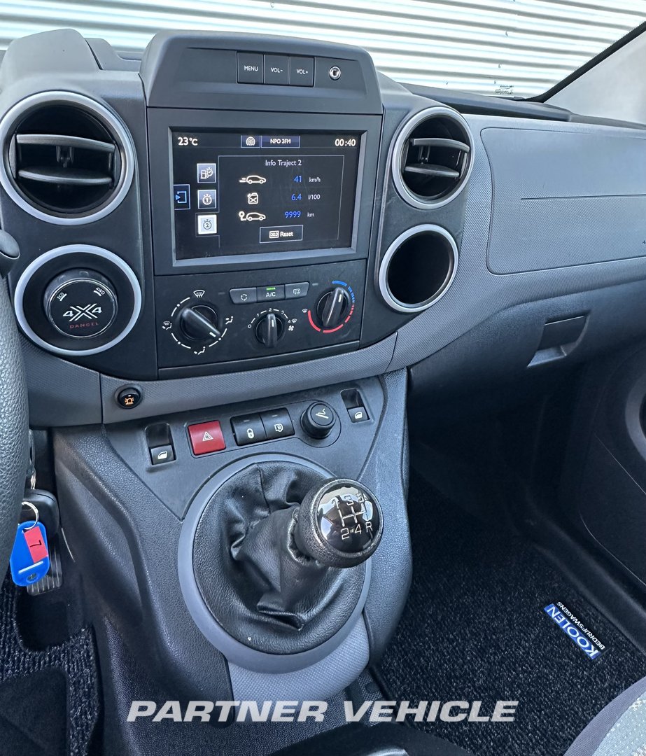 frontLeft : Peugeot  Minibussar skåpbilar