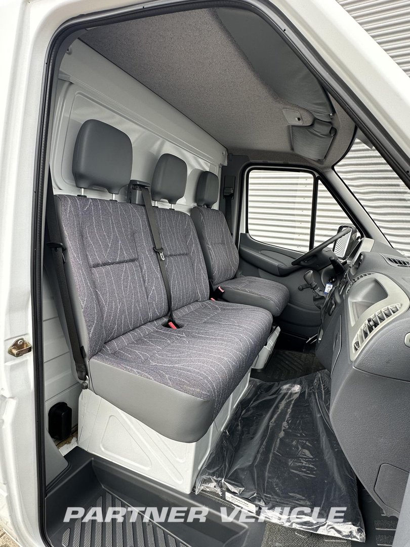 frontLeft : Mercedes 208 CDI Podwozie